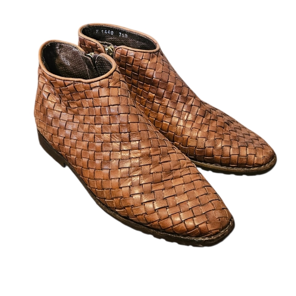Cole Hannn Women"s Brown Woven Leather Ankle Boots Size 7.5B Made In Italy